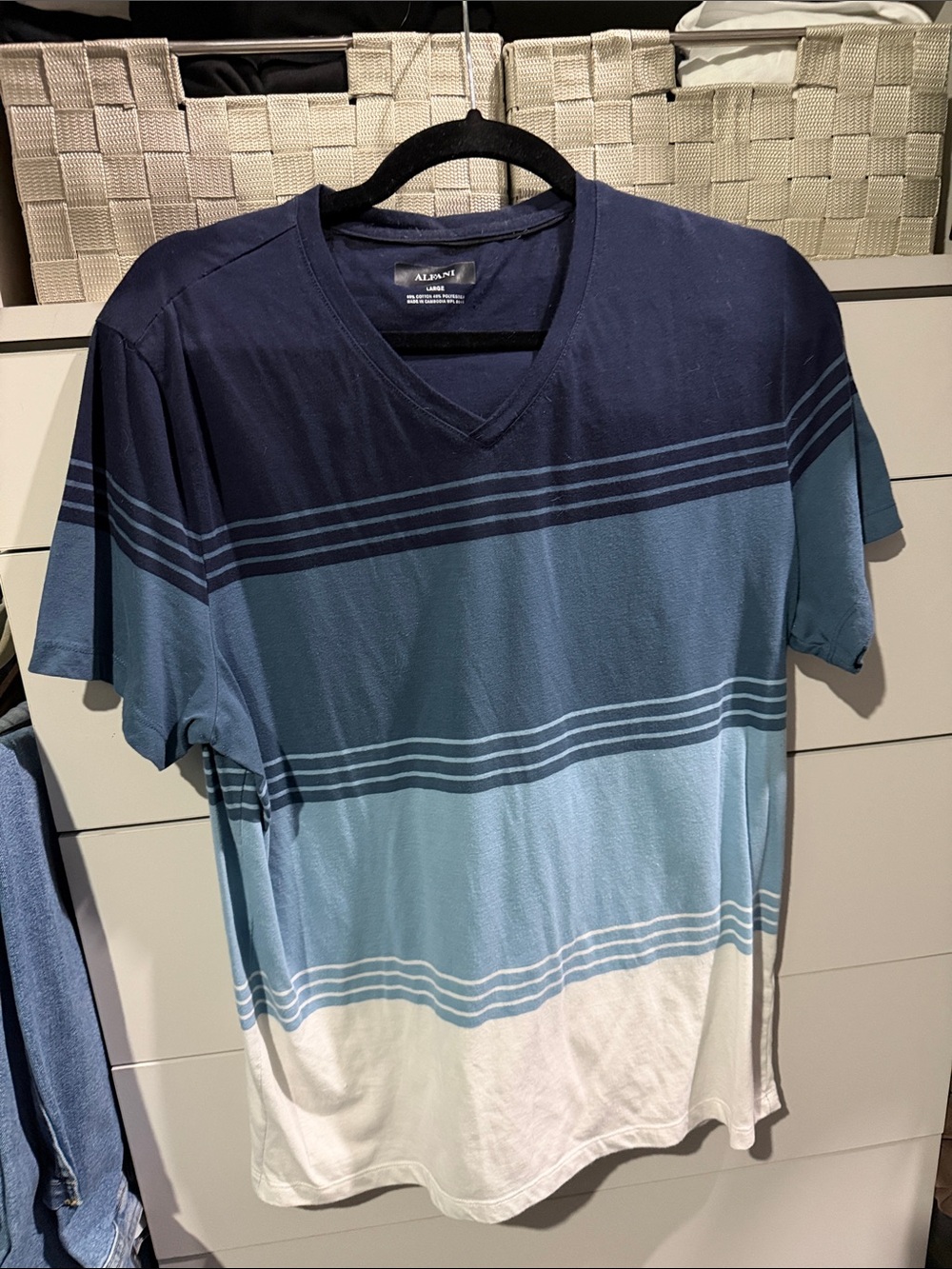 Alfani Men’s Navy to Light Blue Gradient V-Neck Short Sleeve Shirt
